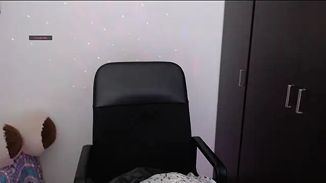 Snapshot of Suzanne_abbey chatting on 11-26-25, 12:00 Suzanne abbey online show from 11-26-25, 12:00