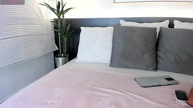 StacyRigel online show from 10-29-25, 11:56