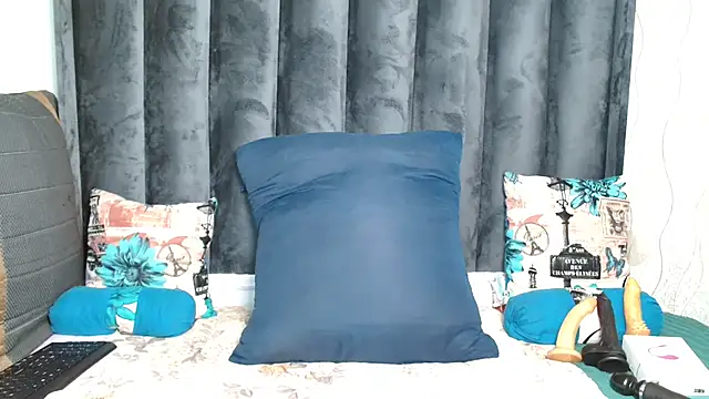 Snapshot of ThickAss90 chatting on 07-09-26, 01:42 ThickAss90 online show from 07-09-26, 01:42