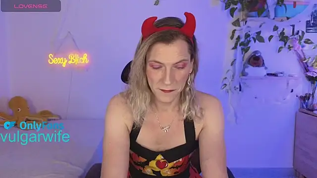 vulgar wife online show from 10-26-25, 04:46