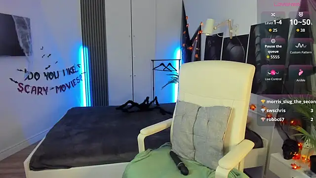 SashaSunlight online show from 10-29-25, 02:41