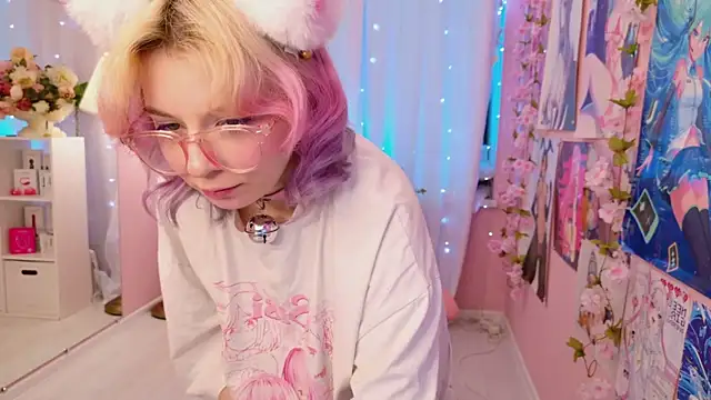 Coconut Mia online show from 11-27-25, 03:03