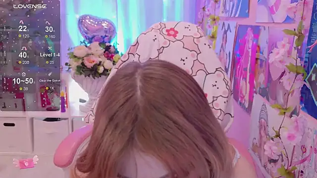 Coconut Mia online show from 02-13-26, 08:38