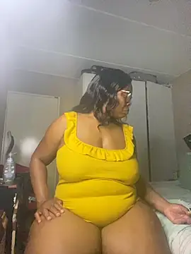 Snapshot of Nomthie chatting on 11-26-25, 09:27 Nomthie online show from 11-26-25, 09:27