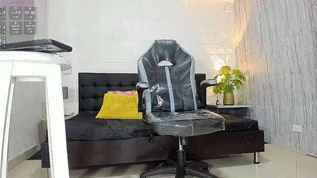 Snapshot of RicoBrown777_ chatting on 12-27-24, 03:31 RicoBrown777 online show from 12-27-24, 03:31