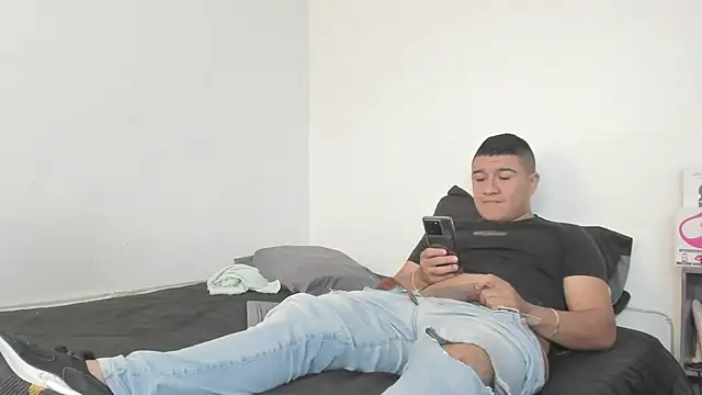 evanandsunny online show from 12-16-24, 04:16