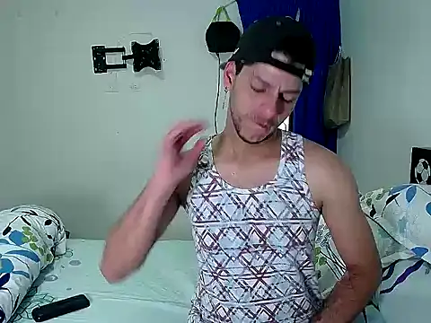 Snapshot of dirty_boy_horny chatting on 11-17-25, 09:09 dirty boy horny online show from 11-17-25, 09:09