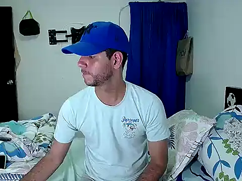 Snapshot of dirty_boy_horny chatting on 11-21-25, 09:35 dirty boy horny online show from 11-21-25, 09:35