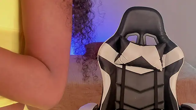 SavannahWildee online show from 01-10-25, 02:13