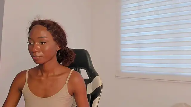 Snapshot of SavannahWildee chatting on 06-18-26, 10:25 SavannahWildee online show from 06-18-26, 10:25