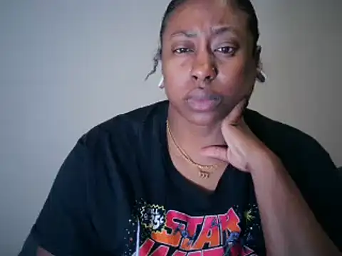 Snapshot of Nyxie_Chaos chatting on 12-05-24, 02:22 Nyxie Chaos online show from 12-05-24, 02:22