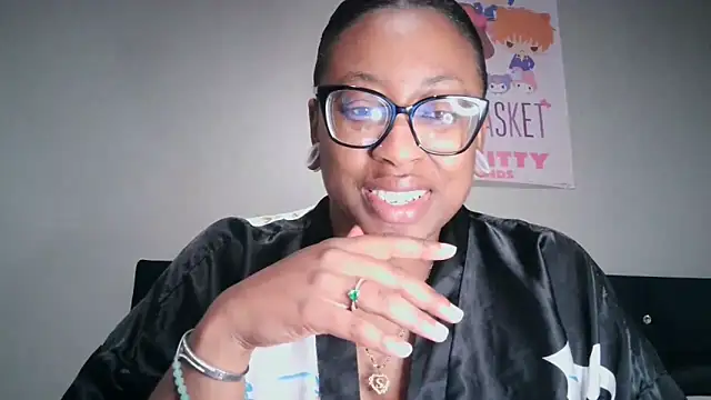 Snapshot of Nyxie_Chaos chatting on 09-17-25, 12:40 Nyxie Chaos online show from 09-17-25, 12:40