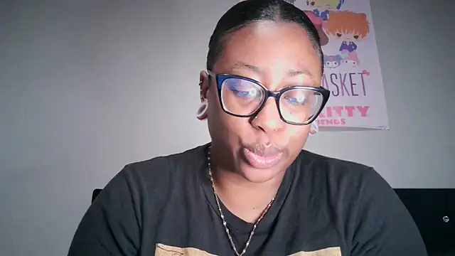 Snapshot of Nyxie_Chaos chatting on 09-18-25, 01:35 Nyxie Chaos online show from 09-18-25, 01:35