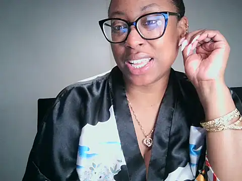 Snapshot of Nyxie_Chaos chatting on 10-24-25, 11:50 Nyxie Chaos online show from 10-24-25, 11:50