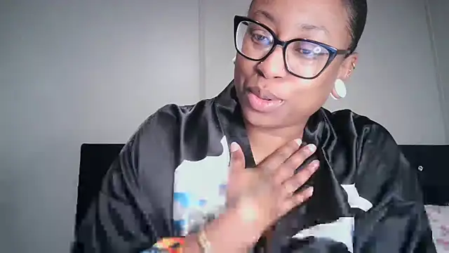 Snapshot of Nyxie_Chaos chatting on 12-01-25, 12:21 Nyxie Chaos online show from 12-01-25, 12:21