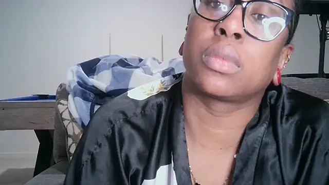 Snapshot of Nyxie_Chaos chatting on 12-16-25, 05:12 Nyxie Chaos online show from 12-16-25, 05:12