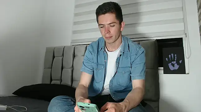 Snapshot of Eliantg chatting on 01-02-25, 01:17 Eliantg online show from 01-02-25, 01:17