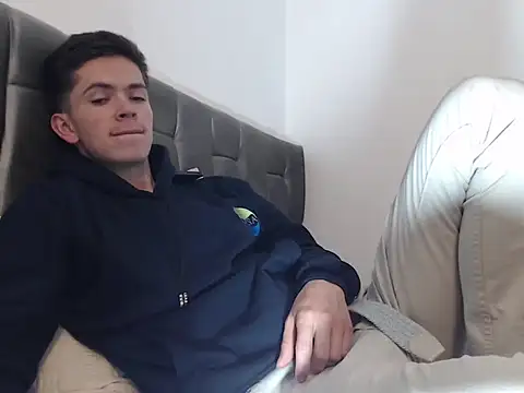 Snapshot of Eliantg chatting on 09-13-25, 12:21 Eliantg online show from 09-13-25, 12:21