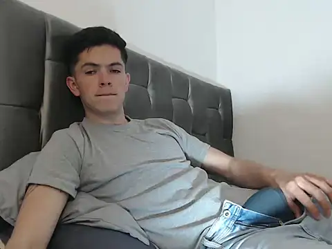 Snapshot of Eliantg chatting on 09-22-25, 11:18 Eliantg online show from 09-22-25, 11:18