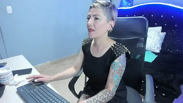 Snapshot of Maria_fernandaxxx_ chatting on 12-10-24, 05:17 Maria fernandaxxx online show from 12-10-24, 05:17