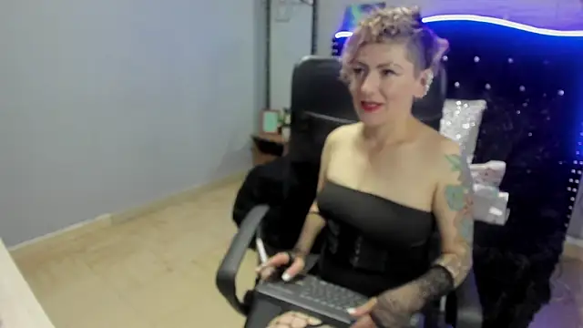 Snapshot of Maria_fernandaxxx_ chatting on 12-11-24, 01:17 Maria fernandaxxx online show from 12-11-24, 01:17