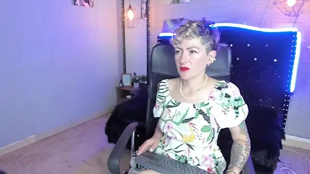 Snapshot of Maria_fernandaxxx_ chatting on 12-15-24, 09:24 Maria fernandaxxx online show from 12-15-24, 09:24