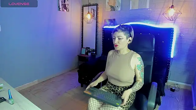 Snapshot of Maria_fernandaxxx_ chatting on 12-26-24, 01:51 Maria fernandaxxx online show from 12-26-24, 01:51