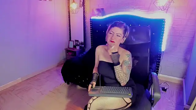 Snapshot of Maria_fernandaxxx_ chatting on 12-27-24, 09:17 Maria fernandaxxx online show from 12-27-24, 09:17