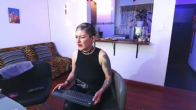 Snapshot of Maria_fernandaxxx_ chatting on 02-10-25, 11:02 Maria fernandaxxx online show from 02-10-25, 11:02