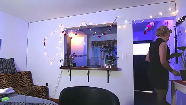 Snapshot of Maria_fernandaxxx_ chatting on 03-17-25, 04:01 Maria fernandaxxx online show from 03-17-25, 04:01
