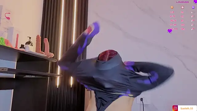 Snapshot of Scarlet_Red_ chatting on 11-21-25, 12:04 Scarlet Red online show from 11-21-25, 12:04