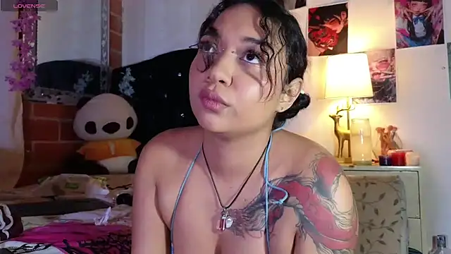 Snapshot of _octavia_ chatting on 02-17-25, 04:53 octavia online show from 02-17-25, 04:53