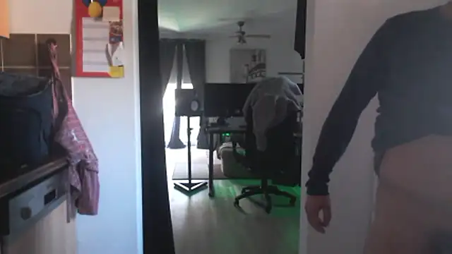 Snapshot of Nomi1612 chatting on 04-11-26, 07:35 Nomi1612 online show from 04-11-26, 07:35