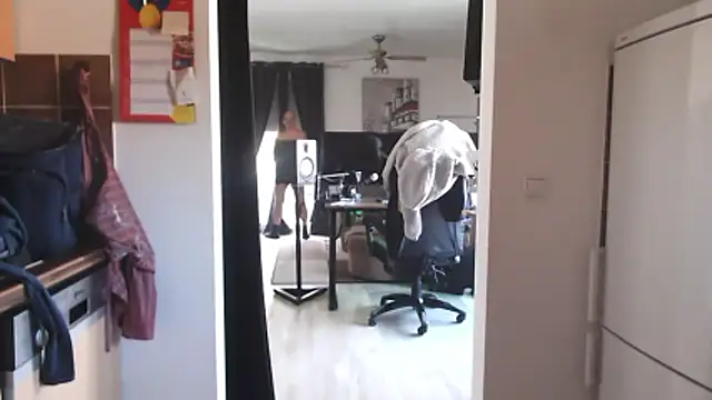 Snapshot of Nomi1612 chatting on 04-11-26, 07:45 Nomi1612 online show from 04-11-26, 07:45