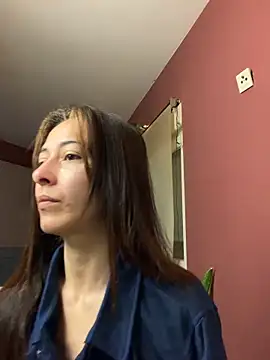 Snapshot of SOFIASWEETSECRETT chatting on 05-02-26, 02:27 SOFIASWEETSECRETT online show from 05-02-26, 02:27