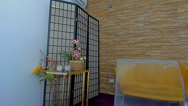 AishaRouhi online show from 09-10-25, 04:01