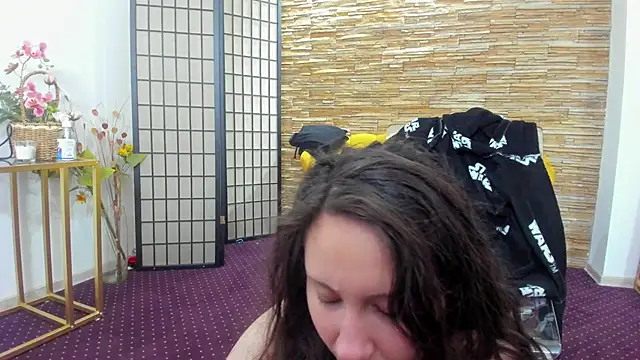 AishaRouhi online show from 11-26-25, 01:01