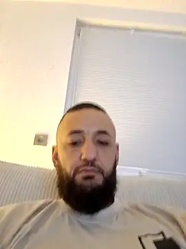 Snapshot of Reeeks69 chatting on 10-23-25, 04:45 Reeeks69 online show from 10-23-25, 04:45