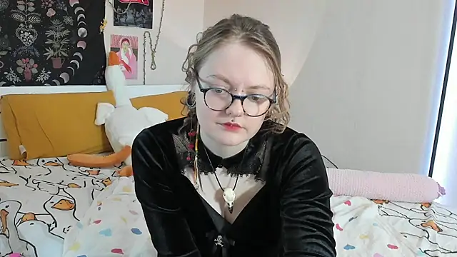 Snapshot of BebKonie chatting on 03-22-25, 11:00 BebKonie online show from 03-22-25, 11:00