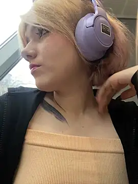 Snapshot of Baby__Naughty chatting on 01-29-25, 11:09 Baby Naughty online show from 01-29-25, 11:09