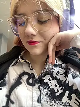 Snapshot of Baby__Naughty chatting on 02-21-25, 08:18 Baby Naughty online show from 02-21-25, 08:18