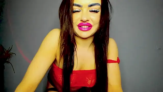Snapshot of aishahottie chatting on 03-08-25, 02:45 aishahottie online show from 03-08-25, 02:45