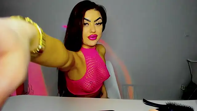 Snapshot of aishahottie chatting on 03-14-25, 01:05 aishahottie online show from 03-14-25, 01:05