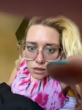 Lalalynn online show from 04-09-26, 05:07