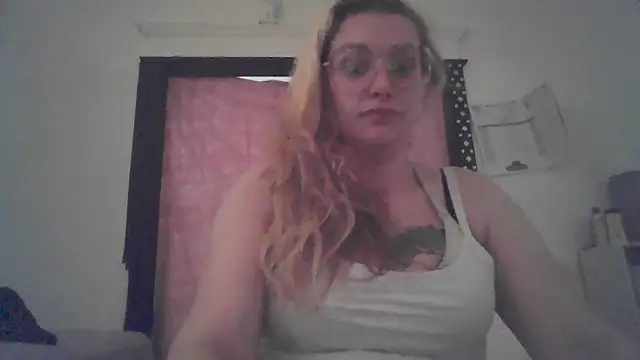 Snapshot of Lalalynn chatting on 04-29-26, 06:25 Lalalynn online show from 04-29-26, 06:25