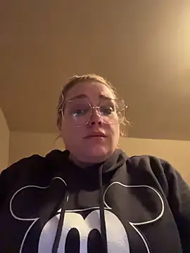 Snapshot of Lalalynn chatting on 05-11-26, 08:09 Lalalynn online show from 05-11-26, 08:09