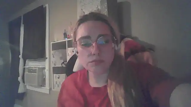 Snapshot of Lalalynn chatting on 06-11-26, 06:22 Lalalynn online show from 06-11-26, 06:22