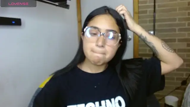 Snapshot of helenacyruss chatting on 11-03-25, 11:59 helenacyruss online show from 11-03-25, 11:59