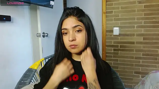 Snapshot of helenacyruss chatting on 11-14-25, 06:50 helenacyruss online show from 11-14-25, 06:50