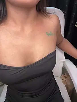 LeisyXO online show from 01-08-25, 01:00